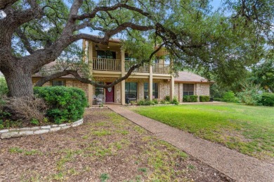 Lovely 3-bedroom, 2-bath home is perfectly positioned on a on Yaupon Golf Course Lakeway in Texas - for sale on GolfHomes.com, golf home, golf lot