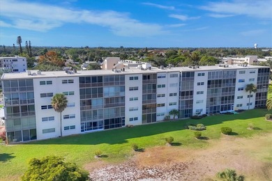 One or more photo(s) has been virtually staged. Welcome to the on Pinebrook/Ironwood Golf Course in Florida - for sale on GolfHomes.com, golf home, golf lot