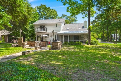 Calling all entertainers, this place is for YOU! Stop scrolling on Shadowmoss Plantation Golf Club in South Carolina - for sale on GolfHomes.com, golf home, golf lot