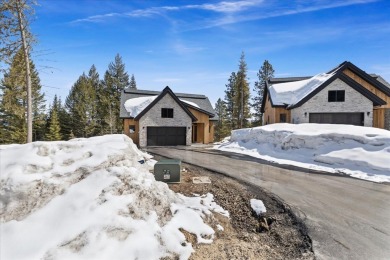 Move-In Ready Mountain Retreat in Prime Tamarack Location! on Osprey Meadows at Tamarack Resort in Idaho - for sale on GolfHomes.com, golf home, golf lot
