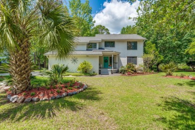 Calling all entertainers, this place is for YOU! Stop scrolling on Shadowmoss Plantation Golf Club in South Carolina - for sale on GolfHomes.com, golf home, golf lot
