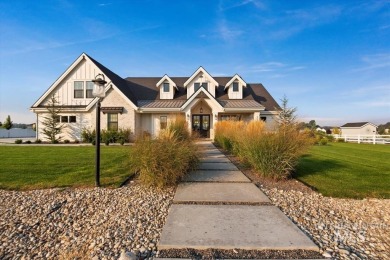 Idaho Elegance with Room to Roam. Escape suburban life at this on Purple Sage Golf Course in Idaho - for sale on GolfHomes.com, golf home, golf lot