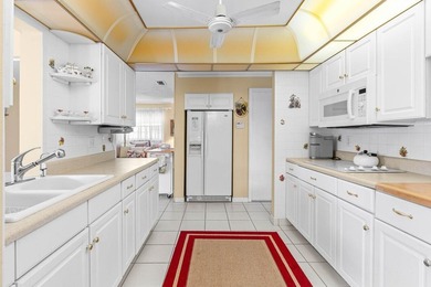 Spacious, Low-Maintenance Living in Leisureville of Boynton on Leisureville Community Golf Course in Florida - for sale on GolfHomes.com, golf home, golf lot