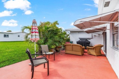 BACK ON MARKET - CASH ONLY! Roof age requires cash purchase on Leisureville Community Golf Course in Florida - for sale on GolfHomes.com, golf home, golf lot