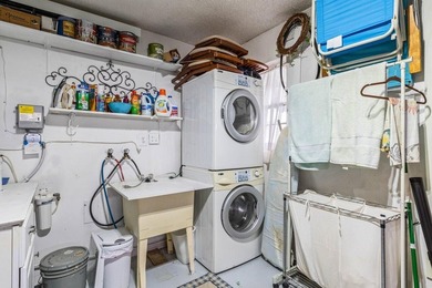 Spacious, Low-Maintenance Living in Leisureville of Boynton on Leisureville Community Golf Course in Florida - for sale on GolfHomes.com, golf home, golf lot