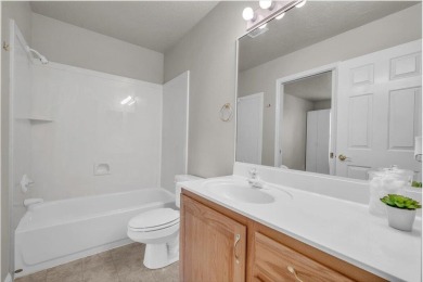 Charming townhouse in the Highlands subdivision. This 2-bedroom on Green Spring Country Club in Utah - for sale on GolfHomes.com, golf home, golf lot