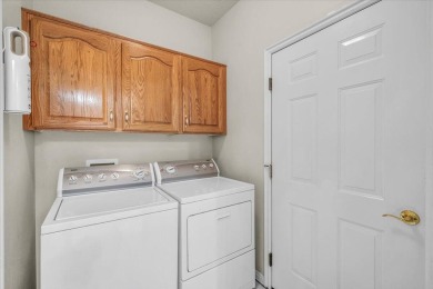 Charming townhouse in the Highlands subdivision. This 2-bedroom on Green Spring Country Club in Utah - for sale on GolfHomes.com, golf home, golf lot