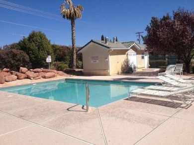 Charming townhouse in the Highlands subdivision. This 2-bedroom on Green Spring Country Club in Utah - for sale on GolfHomes.com, golf home, golf lot
