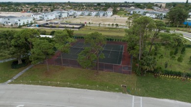 GORGEOUS, UPDATED, SKYLIGHTS, FANS, FRESHLY PAINTED, SCREENED on Forest Oaks Golf Club in Florida - for sale on GolfHomes.com, golf home, golf lot