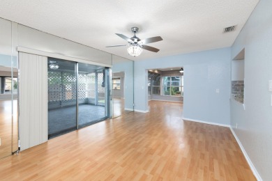 GORGEOUS, UPDATED, SKYLIGHTS, FANS, FRESHLY PAINTED, SCREENED on Forest Oaks Golf Club in Florida - for sale on GolfHomes.com, golf home, golf lot