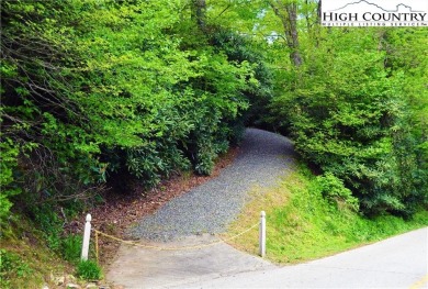 Listen to the sound of birds from this quiet, end of cul-de-sac on Blowing Rock Country Club in North Carolina - for sale on GolfHomes.com, golf home, golf lot