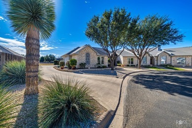 Take a look at this stunning custom-built 3-bedroom, 2-bath home on Bentwood Country Club in Texas - for sale on GolfHomes.com, golf home, golf lot