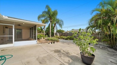 Under contract-accepting backup offers. One or more photo(s) has on Jacaranda West Country Club in Florida - for sale on GolfHomes.com, golf home, golf lot