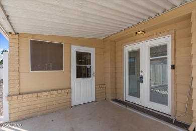 Welcome to this well maintained home in the heart of Sun Lakes! on Sun Lakes Country Club in Arizona - for sale on GolfHomes.com, golf home, golf lot