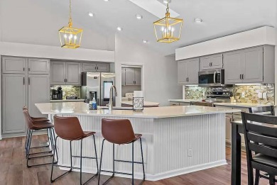 LAKEFRONT with a VIEW. Vaulted ceiling. Skylight in kitchen on Isabella Golf Course  in Arkansas - for sale on GolfHomes.com, golf home, golf lot