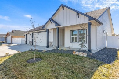 Gorgeous home with 3 bedrooms, 2 bath and a three car garage on Scotch Pines Golf Course in Idaho - for sale on GolfHomes.com, golf home, golf lot