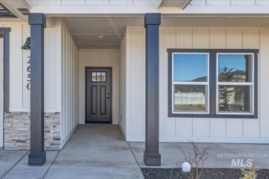 Gorgeous home with 3 bedrooms, 2 bath and a three car garage on Scotch Pines Golf Course in Idaho - for sale on GolfHomes.com, golf home, golf lot