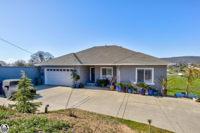 This well maintained/move in ready property is located in the on The Club at Copper Valley Golf Course in California - for sale on GolfHomes.com, golf home, golf lot