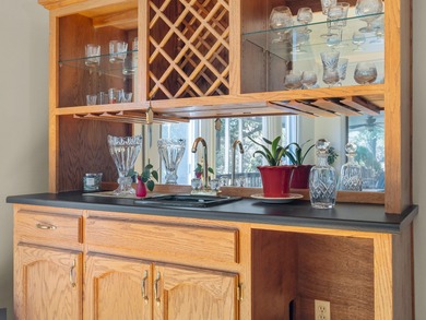 Welcome to this beautiful one-owner, all-brick 3-bedroom, 2.5 on River Falls Plantation in South Carolina - for sale on GolfHomes.com, golf home, golf lot