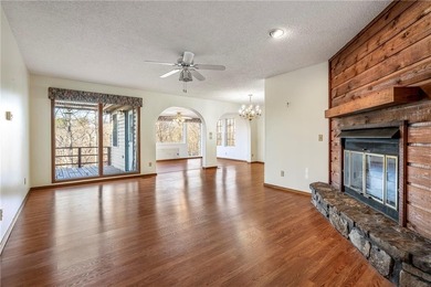 Experience Bella Vista in this inviting *2*-bed, 2-bath home on Bella Vista Country Club - Scottsdale in Arkansas - for sale on GolfHomes.com, golf home, golf lot