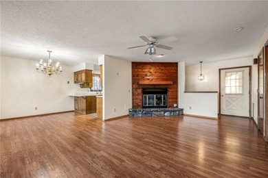 Experience Bella Vista in this inviting *2*-bed, 2-bath home on Bella Vista Country Club - Scottsdale in Arkansas - for sale on GolfHomes.com, golf home, golf lot