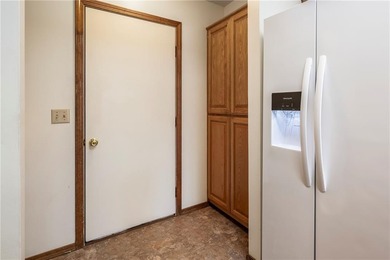 Experience Bella Vista in this inviting *2*-bed, 2-bath home on Bella Vista Country Club - Scottsdale in Arkansas - for sale on GolfHomes.com, golf home, golf lot