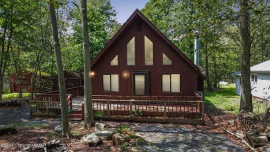 POCONOS MODERN COUNTRY CHALET Turn-Key Charming Updated 3BR 2BA on Pocono Farms Country Club in Pennsylvania - for sale on GolfHomes.com, golf home, golf lot