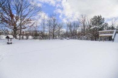 This great 2 bedroom, 2 bath home backs up to Hickory Knoll Golf on Hickory Knoll Golf Course in Michigan - for sale on GolfHomes.com, golf home, golf lot