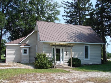 Don't miss out on this well-maintained 1.5-story, 3-bedroom on Twin Lakes Golf Course in Iowa - for sale on GolfHomes.com, golf home, golf lot