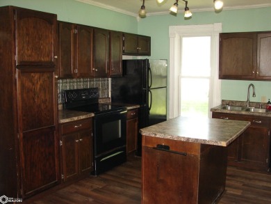 Don't miss out on this well-maintained 1.5-story, 3-bedroom on Twin Lakes Golf Course in Iowa - for sale on GolfHomes.com, golf home, golf lot
