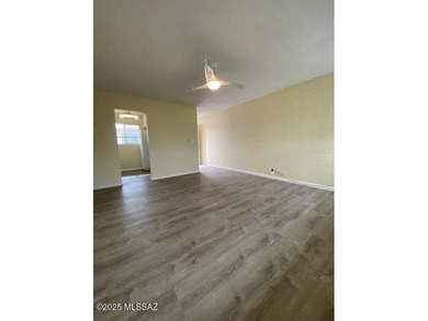 Stylish Central Tucson upstairs 1-bedroom, 1-bath co-op--perfect on Randolph Park Golf Courses in Arizona - for sale on GolfHomes.com, golf home, golf lot