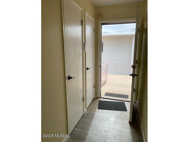 Stylish Central Tucson upstairs 1-bedroom, 1-bath co-op--perfect on Randolph Park Golf Courses in Arizona - for sale on GolfHomes.com, golf home, golf lot