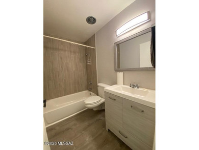 Stylish Central Tucson upstairs 1-bedroom, 1-bath co-op--perfect on Randolph Park Golf Courses in Arizona - for sale on GolfHomes.com, golf home, golf lot