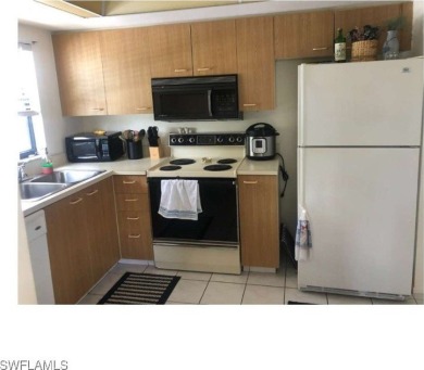 This 2-bedroom, 2-bath condo is for sale in the Cross Creek on Cross Creek Country Club in Florida - for sale on GolfHomes.com, golf home, golf lot