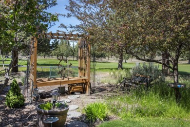 Live the resort lifestyle on the 6th fairway of Eagle Crest! on Eagle Crest Golf Resort - Resort Course in Oregon - for sale on GolfHomes.com, golf home, golf lot