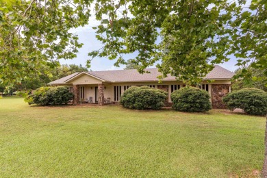 Lovely 3-bedroom, 3-bath ranch-style home across the street from on Thunderbird Country Club in Arkansas - for sale on GolfHomes.com, golf home, golf lot