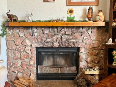 Stunning 3 Bed, 2 Bath Home with Mountain Views located in on Valle Vista Golf Course in Arizona - for sale on GolfHomes.com, golf home, golf lot