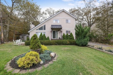 Welcome to this well maintained 3 bedroom 2 bath home nestled in on Pocono Farms Country Club in Pennsylvania - for sale on GolfHomes.com, golf home, golf lot