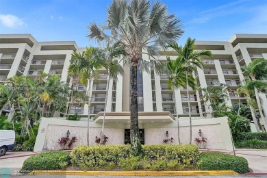 This spacious 2-bedroom condo features laminate wood flooring on Inverrary Country Club in Florida - for sale on GolfHomes.com, golf home, golf lot