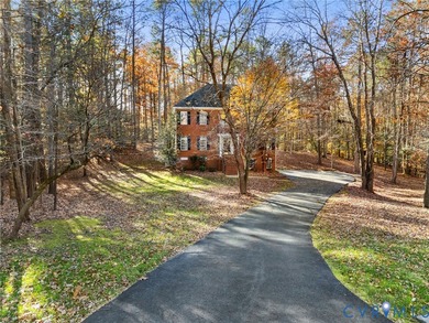 This family loved raising their kids on this quiet cul de sac in on Highlands Golfers Club in Virginia - for sale on GolfHomes.com, golf home, golf lot