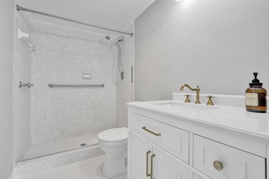 Located in an all-ages community, this spacious 2-bedroom on Fountains Golf and Country Club in Florida - for sale on GolfHomes.com, golf home, golf lot