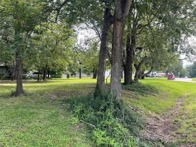 Vacant residential lot with 8,334 sq ft located near Tulsa on Tulsa Country Club in Oklahoma - for sale on GolfHomes.com, golf home, golf lot