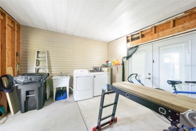 Welcome home to this charming 2-bedroom, 2 bath manufactured on El Diablo Executive Golf Course in Florida - for sale on GolfHomes.com, golf home, golf lot
