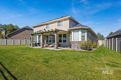 Welcome to this beautifully maintained home situated on the on Hunters Point Golf Club in Idaho - for sale on GolfHomes.com, golf home, golf lot