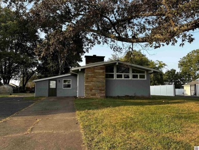 Welcome home to this delightful 3 bedroom charming midcentury on Rolling Hills Country Club in Kentucky - for sale on GolfHomes.com, golf home, golf lot