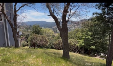 Moderately sloped vacant land in Lake Arrowhead Woods. This lot on Lake Arrowhead Country Club in California - for sale on GolfHomes.com, golf home, golf lot