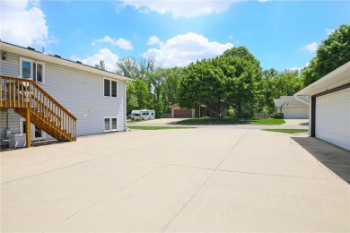 Experience comfortable living in this bright two-bedroom, one on Green Lea Golf Course in Minnesota - for sale on GolfHomes.com, golf home, golf lot