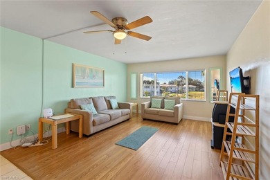 Move-in ready and furnished, this well maintained 2 bedroom, 1 on Lehigh Resort Club in Florida - for sale on GolfHomes.com, golf home, golf lot