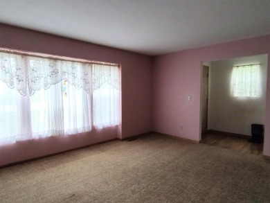 This home is ready for a new owner.  Need to move in quick? on Savannah Oaks Golf Club of Candlewick Lake in Illinois - for sale on GolfHomes.com, golf home, golf lot