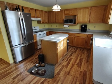 This home is ready for a new owner.  Need to move in quick? on Savannah Oaks Golf Club of Candlewick Lake in Illinois - for sale on GolfHomes.com, golf home, golf lot